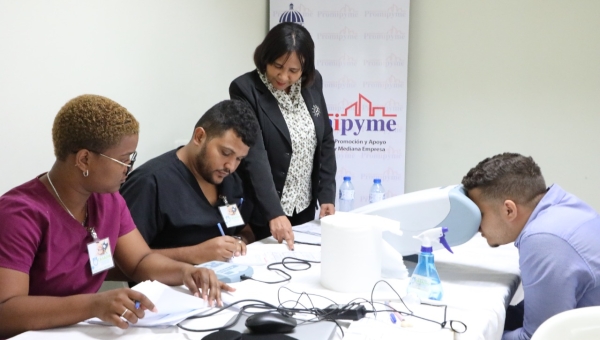 Promipyme realiza operativo Oftalmológico